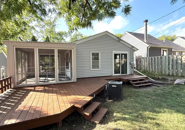 Photo 1 of Single family home for sale at 2762 Mcnair Dr N, Robbinsdale, MN 55422 | MLS# 7133424 | Listing updated on 2026-09-13