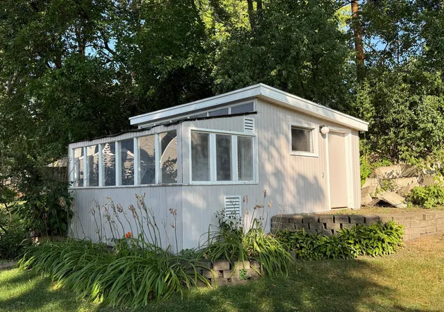 Photo 4 of Single family home for sale at 2762 Mcnair Dr N, Robbinsdale, MN 55422 | MLS# 7133424 | Listing updated on 2026-09-13