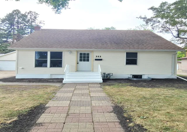 2nd image of 311 14th St N, Moorhead, MN 56560 | MLS# 7133428