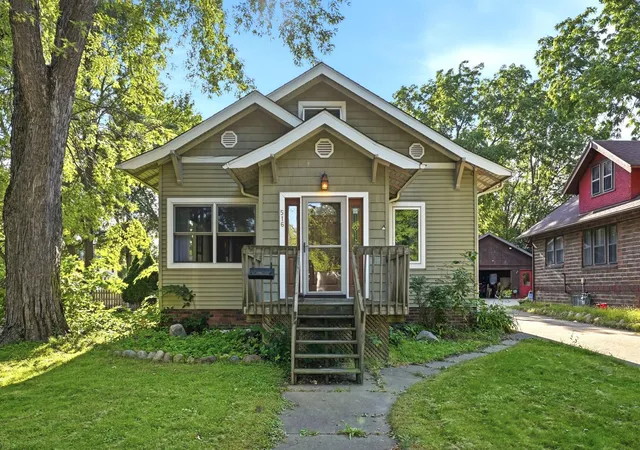 Photo 1 of Single family home for sale at 516 4th St Se, Willmar, MN 56201 | MLS# 7133434 | Listing updated on 2026-09-05