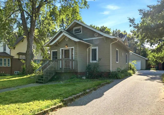 Photo 2 of Single family home for sale at 516 4th St Se, Willmar, MN 56201 | MLS# 7133434 | Listing updated on 2026-09-05