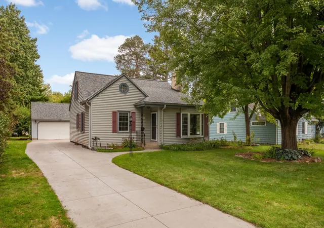 Photo 3 of Single family home for sale at 1784 Dunlap St N, Saint Paul, MN 55113 | MLS# 7133438 | Listing updated on 2026-10-04