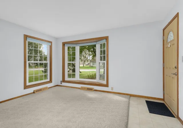 Photo 4 of Single family home for sale at 1784 Dunlap St N, Saint Paul, MN 55113 | MLS# 7133438 | Listing updated on 2026-10-04