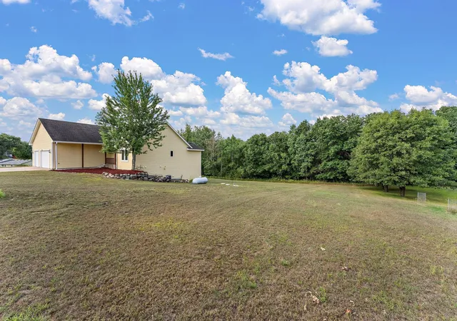 Photo 4 of Single family home for sale at 25990 Rum River Dr Nw, Isanti, MN 55040 | MLS# 7133443 | Listing updated on 2026-09-22