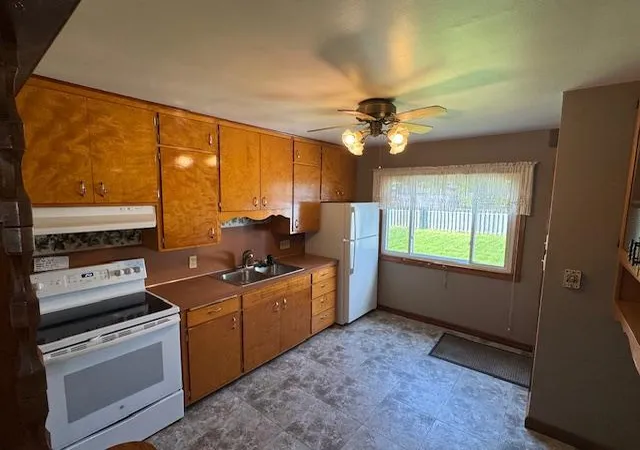 Photo 2 of Sale Pending at 502 1st St, Welcome, MN 56181 | MLS# 7133444 | Listing updated on 2026-08-30