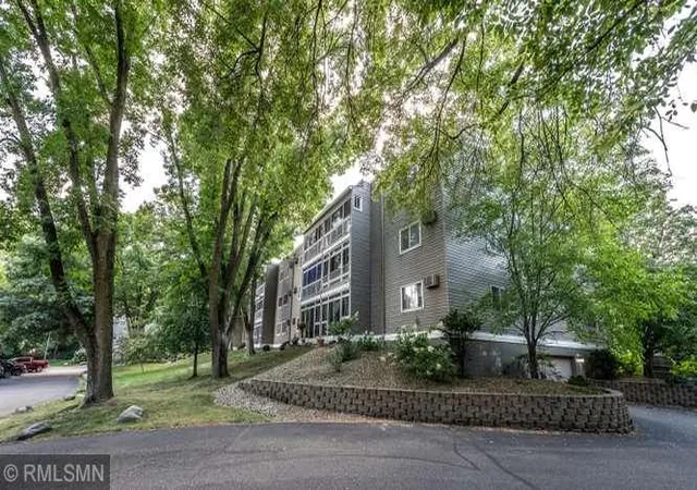 43rd image of 135 Viking Dr E #102, Little Canada, MN 55117 | MLS# 7133449