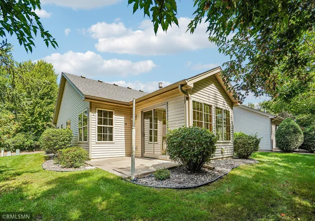 Photo 3 of Sale Pending at 27726 Woodland Dr, Chisago City, MN 55013 | MLS# 7133467 | Listing updated on 2026-09-28