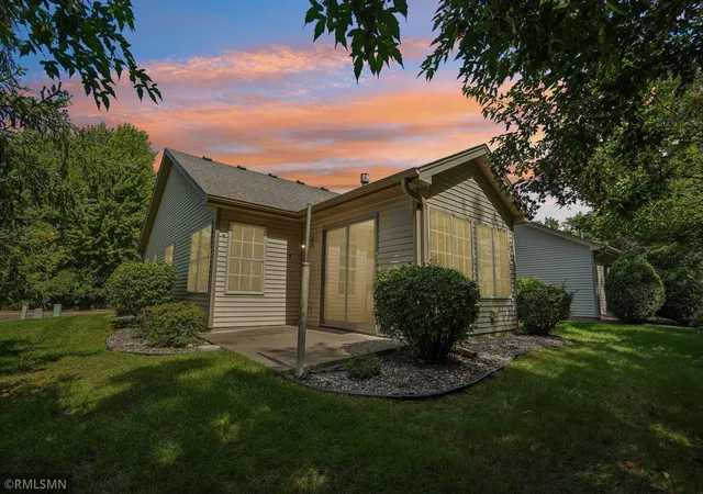 Photo 3 of Sale Pending at 27726 Woodland Dr, Chisago City, MN 55013 | MLS# 7133467 | Listing updated on 2026-09-28