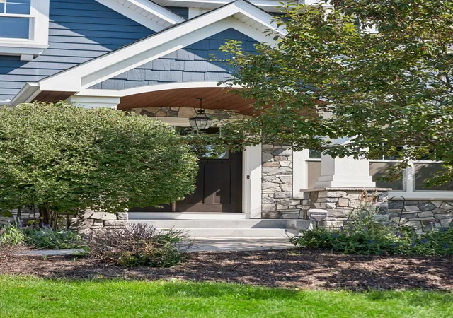 Photo 2 of Mansion for sale at 14271 Mckenna Rd Nw, Prior Lake, MN 55372 | MLS# 7133470 | Listing updated on 2026-10-22