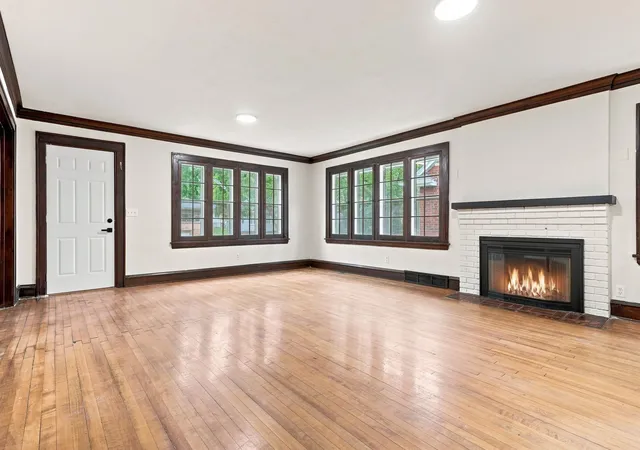 3rd image of 3237 Sheridan Ave N, Minneapolis, MN 55412 | MLS# 7133472