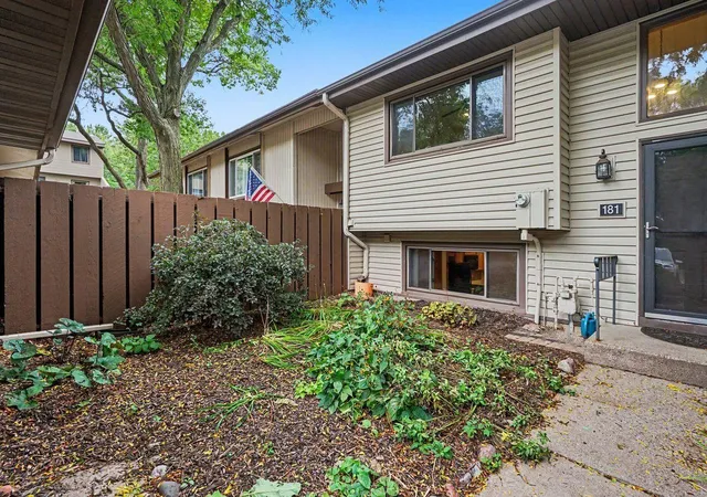 Photo 1 of Single family home for sale at 181 River Woods Ln, Burnsville, MN 55337 | MLS# 7133473 | Listing updated on 2026-10-14