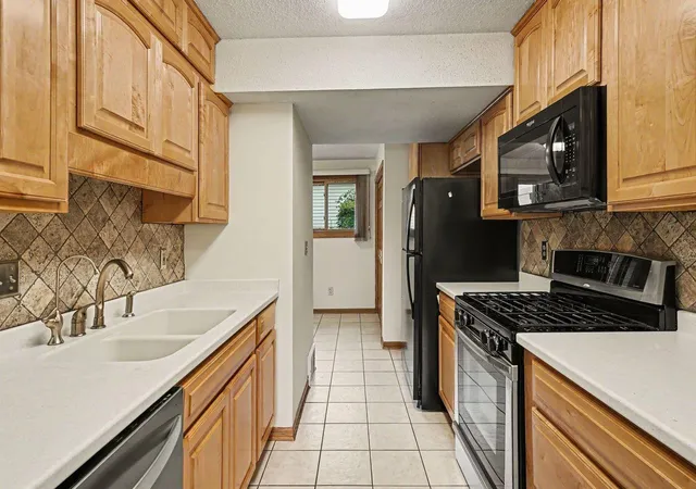 Photo 2 of Single family home for sale at 181 River Woods Ln, Burnsville, MN 55337 | MLS# 7133473 | Listing updated on 2026-10-22