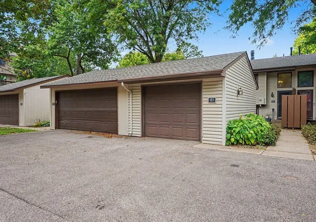 Photo 2 of Single family home for sale at 181 River Woods Ln, Burnsville, MN 55337 | MLS# 7133473 | Listing updated on 2026-10-14