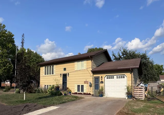 1st image of 1301 Rose St, Lisbon, ND 58054 | MLS# 7133502