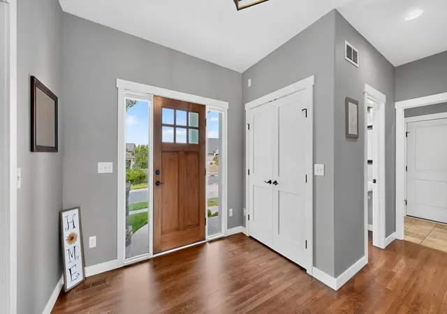 Photo 2 of Single family home for sale at 1441 Echo Ridge Rd Sw, Rochester, MN 55902 | MLS# 7133510 | Listing updated on 2026-09-03