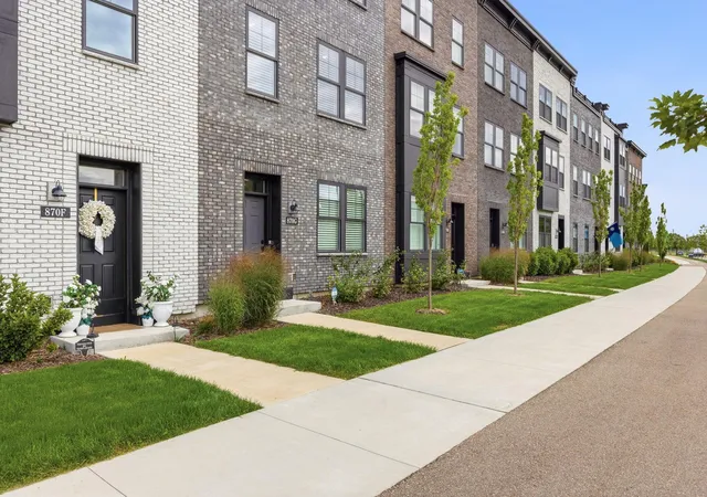 Photo 1 of Single family home for sale at 870 Mount Curve Blvd #G, Saint Paul, MN 55116 | MLS# 7133513 | Listing updated on 2026-10-01