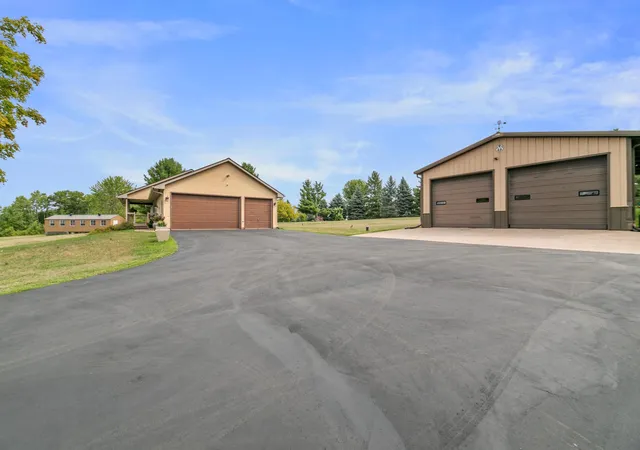 Photo 3 of Single family home for sale at 671 Kinney Rd, Hudson, WI 54016 | MLS# 7133525 | Listing updated on 2026-09-02