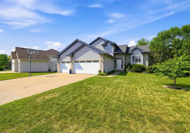 Photo 2 of Single family home for sale at 10396 Karston Ave Ne, Albertville, MN 55301 | MLS# 7133534 | Listing updated on 2026-09-28