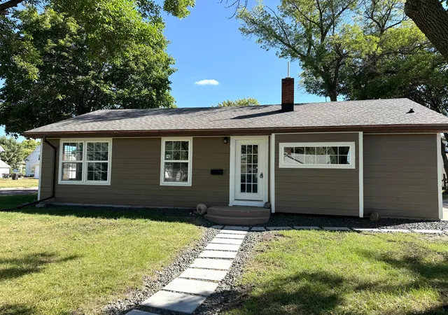 Photo 3 of Single family home for sale at 131 N Drury St, Redwood Falls, MN 56283 | MLS# 7133539 | Listing updated on 2026-10-12