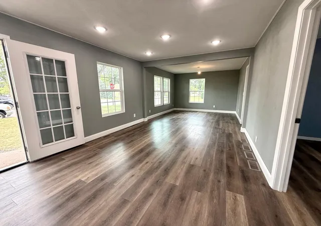 Photo 3 of Single family home for sale at 131 N Drury St, Redwood Falls, MN 56283 | MLS# 7133539 | Listing updated on 2026-10-12