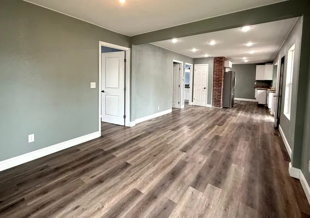 Photo 4 of Single family home for sale at 131 N Drury St, Redwood Falls, MN 56283 | MLS# 7133539 | Listing updated on 2026-10-12