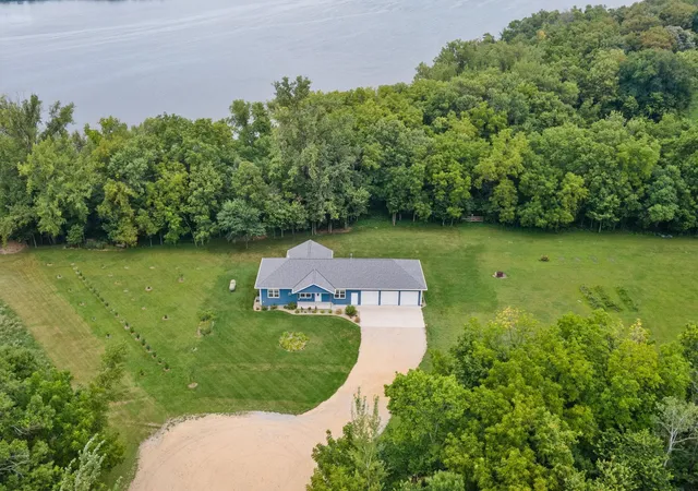 Photo 1 of Single family home for sale at 40970 35 St, Janesville, MN 56048 | MLS# 7133560 | Listing updated on 2026-08-31