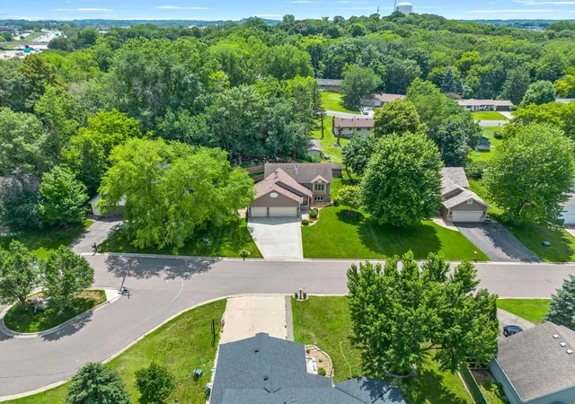 2nd image of 13632 Bryant Pl S, Burnsville, MN 55337 | MLS# 7133562