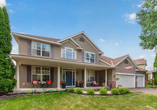 Photo 2 of Single family home for sale at 6109 Summit Curv S, Cottage Grove, MN 55016 | MLS# 7133583 | Listing updated on 2026-08-28