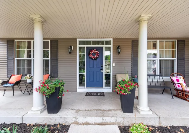 Photo 3 of Single family home for sale at 6109 Summit Curv S, Cottage Grove, MN 55016 | MLS# 7133583 | Listing updated on 2026-08-28