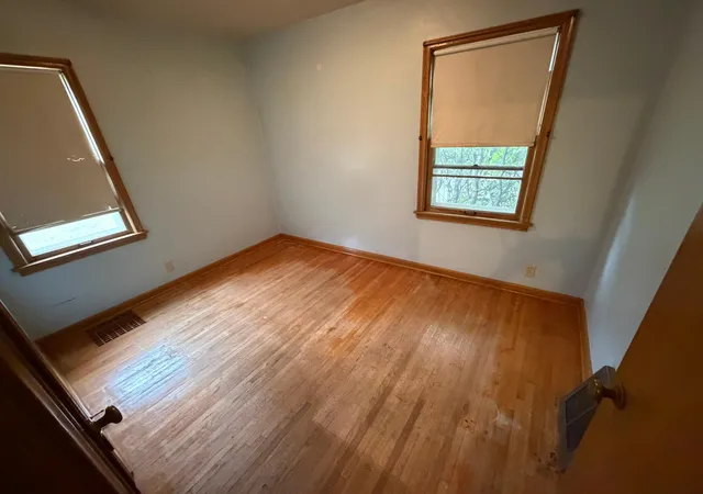 3rd image of 3350 Fillmore St Ne, Minneapolis, MN 55418 | MLS# 7133585