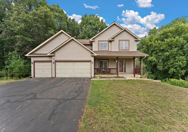 Photo 2 of Single family home for sale at 2554 Haller Ln E, Maplewood, MN 55119 | MLS# 7133603 | Listing updated on 2026-09-02