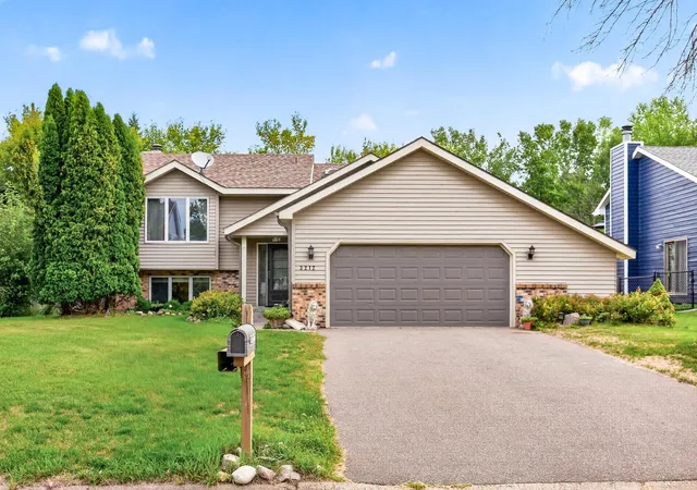 Photo 2 of Single family home for sale at 3212 Sunset Lake Dr, Burnsville, MN 55337 | MLS# 7133604 | Listing updated on 2026-08-27