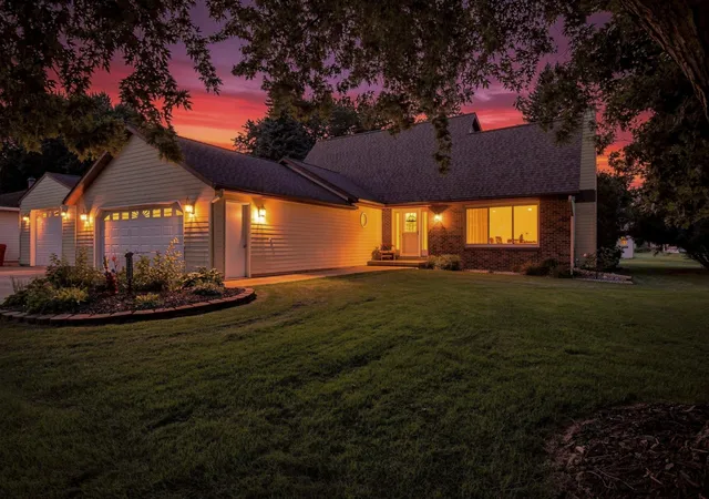 1st image of 2000 9th St Sw, Austin, MN 55912 | MLS# 7133610