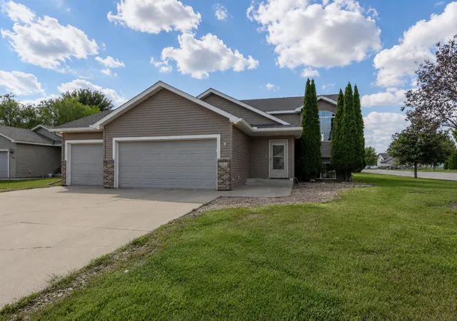1st image of 100 Olympic Ct, Mankato, MN 56001 | MLS# 7133611