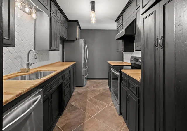 Photo 2 of Single family home for sale at 62 18th Ave N, Fargo, ND 58102 | MLS# 7133619 | Listing updated on 2026-09-06