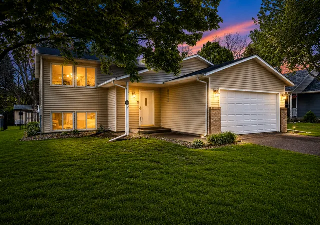 Photo 1 of Single family home for sale at 9115 Janero Ave S, Cottage Grove, MN 55016 | MLS# 7133630 | Listing updated on 2026-09-19