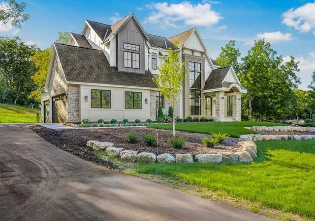 Photo 4 of Single family home for sale at 285 North Shore Dr, Minnetrista, MN 55364 | MLS# 7133643 | Listing updated on 2026-10-12