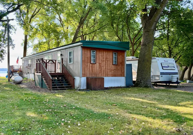 Photo 2 of Single family home for sale at 48470 Baileys Bay Rd, Big Stone City, SD 57216 | MLS# 7133647 | Listing updated on 2026-08-27