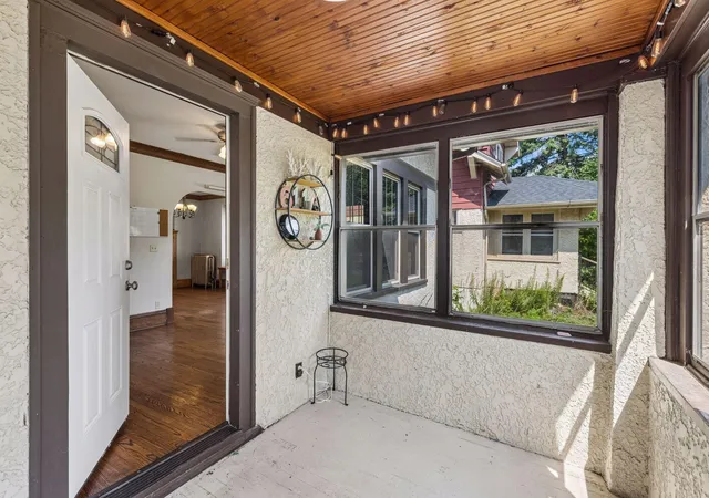 2nd image of 611 Pascal St N, Saint Paul, MN 55104 | MLS# 7133665