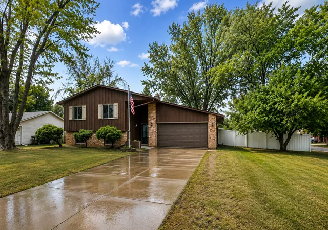 Single family home for sale at 7300 Illies Ave S, Cottage Grove, MN 55016 | MLS# 7133667
