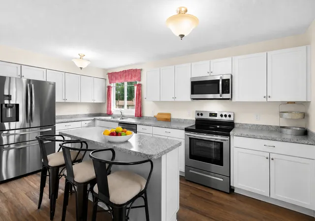 Photo 4 of Single family home for sale at 7300 Illies Ave S, Cottage Grove, MN 55016 | MLS# 7133667 | Listing updated on 2026-09-24