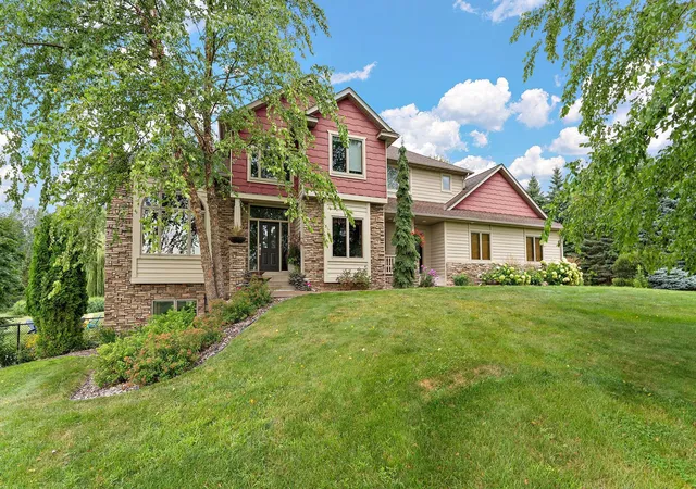 Photo 3 of Single family home for sale at 23140 Grandview Wy, Lakeville, MN 55044 | MLS# 7133679 | Listing updated on 2026-09-22