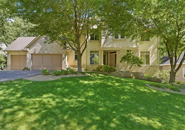 Photo 1 of Single family home for sale at 14817 Summit Oaks Dr, Burnsville, MN 55337 | MLS# 7133682 | Listing updated on 2026-10-20