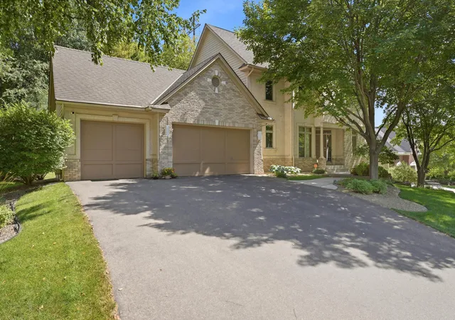 Photo 2 of Single family home for sale at 14817 Summit Oaks Dr, Burnsville, MN 55337 | MLS# 7133682 | Listing updated on 2026-10-20