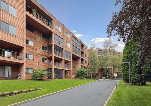 Photo 2 of Condo for sale at 3320 Louisiana Ave S #311, Saint Louis Park, MN 55426 | MLS# 7133706 | Listing updated on 2026-08-28