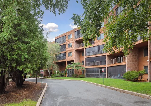 Listing Photo 4 - Condo for sale in building located at 3320 Louisiana Ave S, Saint Louis Park, MN 55426 - Unit #311