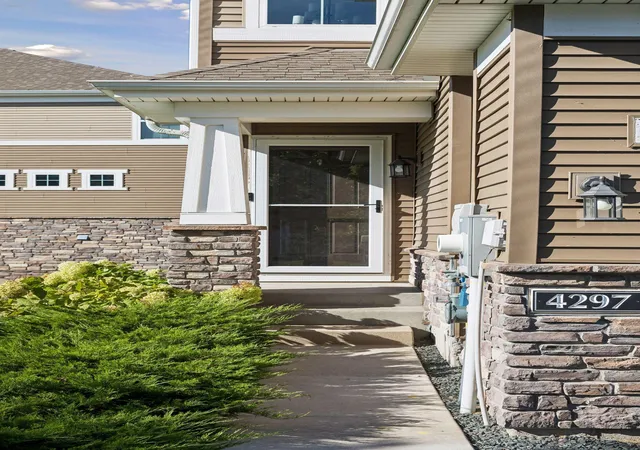 Photo 3 of Single family home for sale at 4297 Corn Silk Ln, Saint Paul, MN 55129 | MLS# 7133715 | Listing updated on 2026-09-19