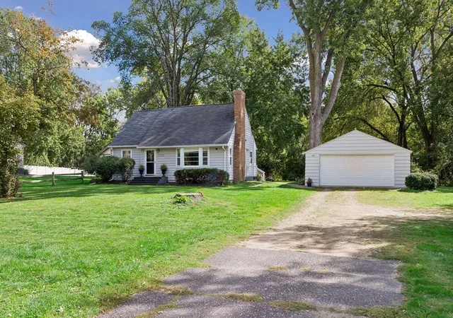 Photo 1 of Single family home for sale at 2922 Old Hwy 8, Saint Paul, MN 55113 | MLS# 7133726 | Listing updated on 2026-09-29