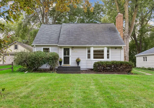 Photo 2 of Single family home for sale at 2922 Old Hwy 8, Saint Paul, MN 55113 | MLS# 7133726 | Listing updated on 2026-09-29