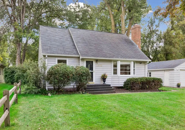 Photo 4 of Single family home for sale at 2922 Old Hwy 8, Saint Paul, MN 55113 | MLS# 7133726 | Listing updated on 2026-09-29